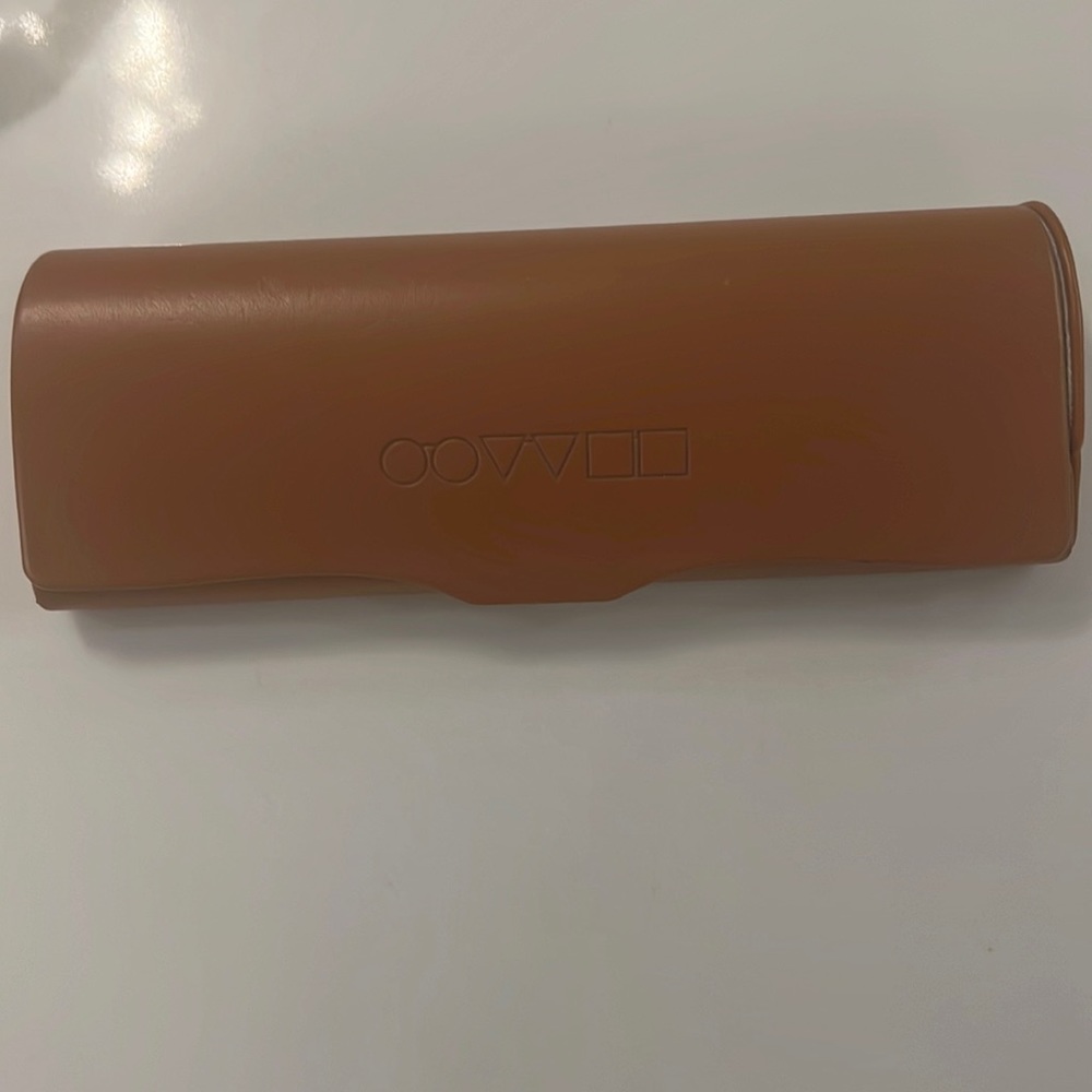Oliver peoples sunglass case
